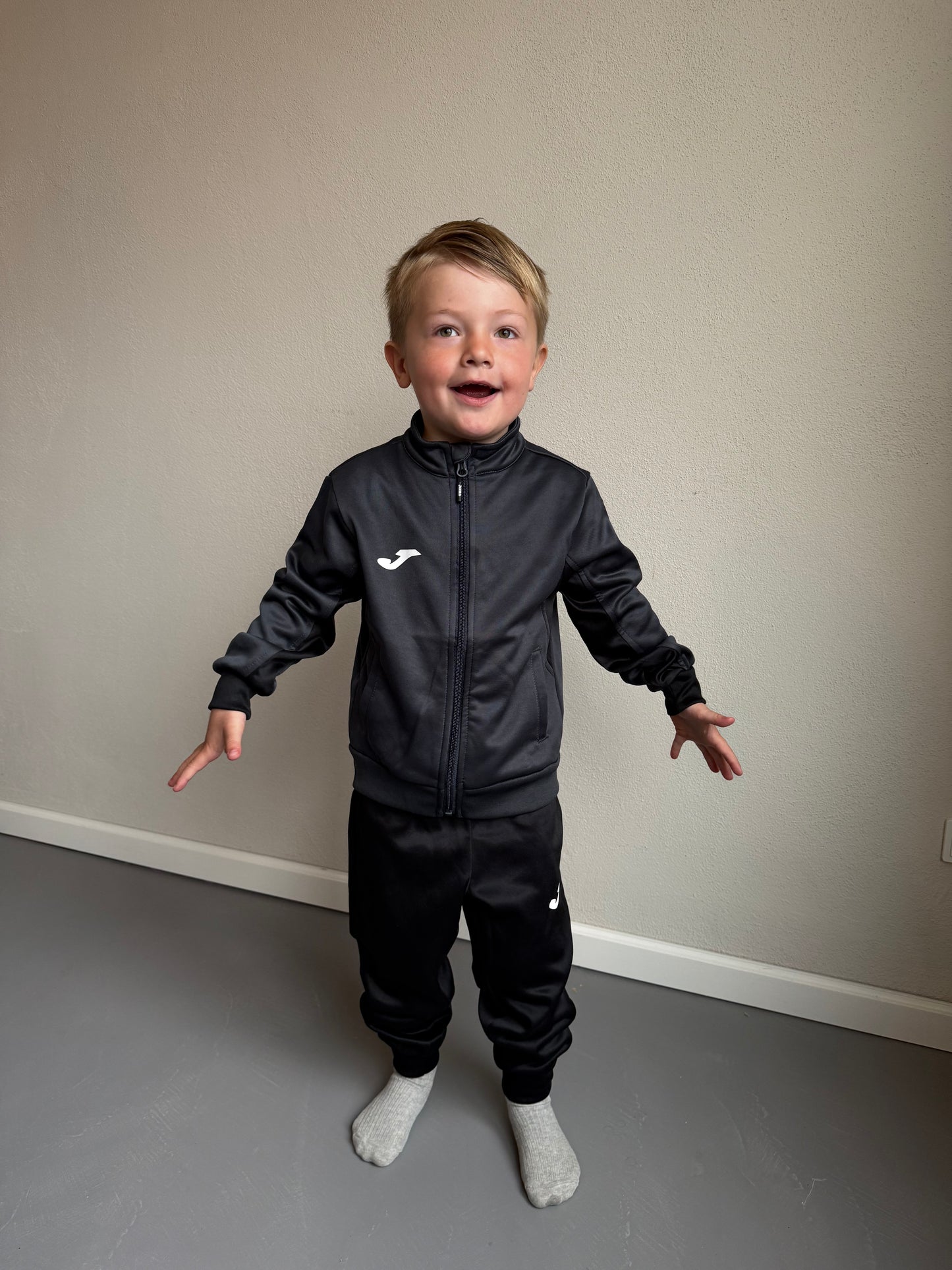 Joma Derby Grå/Sort med navn og nummer